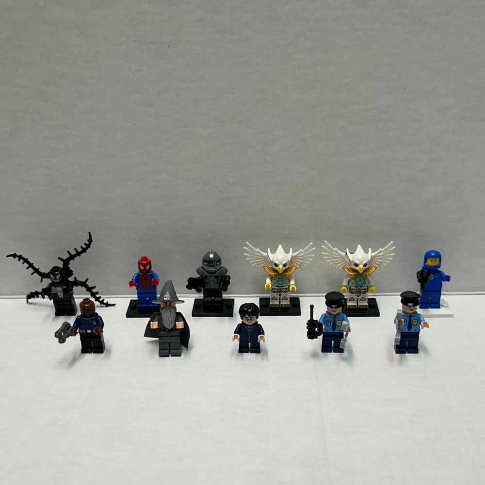 Lego Action Mini Figurines Bundle